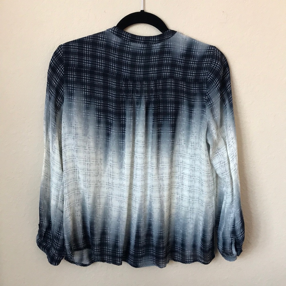 Blouse - Picture 2 of 3